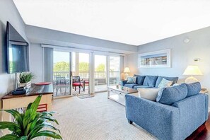 TV, offices - Wonderful coastal escape with pools, deck & central AC - near shops & dining (Ocean City)