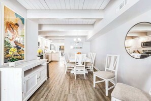 Dining - Spacious townhouse with ocean view, private beach area, pool access, W/D & AC (Ocean City)