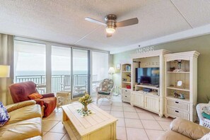 TV, offices - Ocean and bay views, shared pools, and modern amenities for a memorable stay (Ocean City)