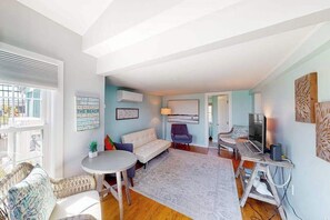 TV, offices - Cottages on St Louis #2 (Ocean City)