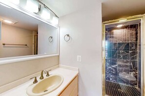 Shower, hair dryer, towels - Wave view penthouse with resort-style amenities, two balconies, & elevators (Ocean City)