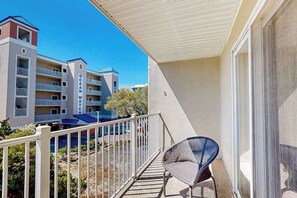 Property grounds - Ultimate beach getaway with ocean view, open layout, garage parking, & streaming (Ocean City)