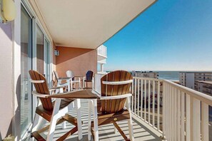 Property grounds - Coastal sanctuary with large deck, bay views, full kitchen, AC, & pool access (Ocean City)