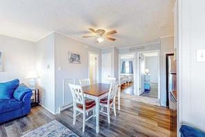 TV, offices - Near beach & boardwalk, with modern amenities - Golden Gate community (Ocean City)