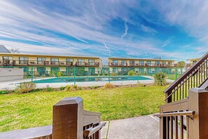 Property grounds - Near beach & boardwalk, with modern amenities - Golden Gate community (Ocean City)