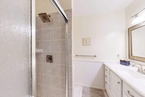 Shower, hair dryer, towels - Waterfront condo with pool, balcony, games, central AC, smart TVs, & W/D (Ocean City)