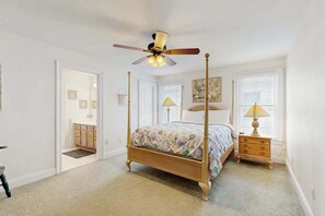 6 habitaciones, tabla de planchar con plancha, wifi y ropa de cama 