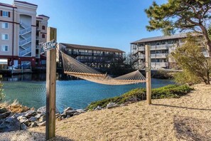 Exterior - Adorable, waterfront beach cottage w/ bay view, full kitchen, & free WiFi (Ocean City)