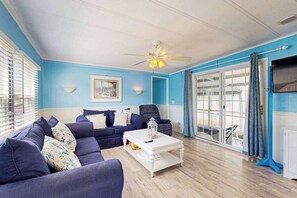 TV, offices - Bayfront mobile home with private dock, shared pools, & tennis court (Ocean City)