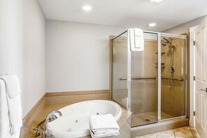 Shower, hair dryer, towels - Snowbird-Friendly Condo w/ Free WiFi, A/C, Private W/D, Shared Pool, Ocean View (Ocean City)