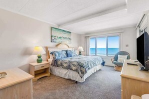 2 bedrooms, iron/ironing board, WiFi, bed sheets - Oceanfront Pelican Beach condo with sunrise ocean views, AC, laundry & WiFi (Ocean City)