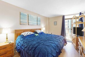 2 bedrooms, iron/ironing board, WiFi, bed sheets - Braemar Towers Condo w/ Free WiFi, AC, Ocean View, Private W/D, Shared Pool (Ocean City)