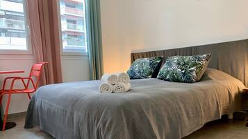 2 bedrooms, iron/ironing board, free WiFi, bed sheets