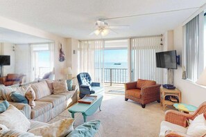 TV, DVD player, offices - Oceanfront condo with balcony, lovely sunrise view, central AC & pool (Ocean City)