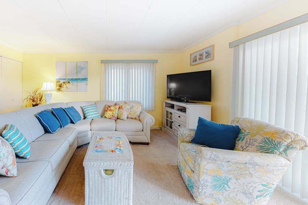TV, DVD player, offices