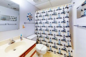 Een douche, handdoeken