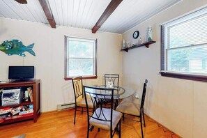 Dining - Charming Pines Home: Garage, AC, Clean & Family Ready! (Ocean Pines)