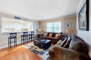 TV - Charming Pines Home: Garage, AC, Clean & Family Ready! (Ocean Pines)