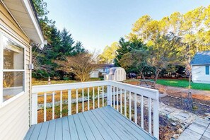 Terrace/patio - Charming Pines Home: Garage, AC, Clean & Family Ready! (Ocean Pines)