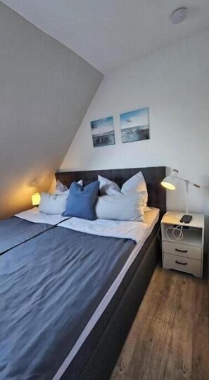 Travel cot, WiFi - Fewo Ausblick - Your time-out with a view in Norddeich (Norden)