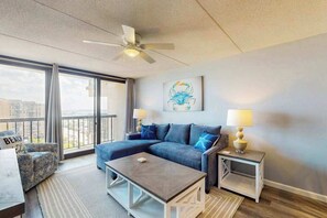 TV, DVD player, table football, offices - Incredibly Convenient Beach Condo w/Balcony, W/D, A/C, Shared Pools, Gym, Tennis (Ocean City)