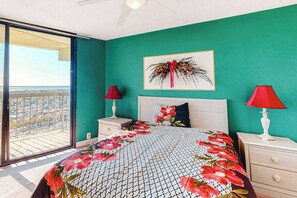 3 bedrooms, WiFi, bed sheets - Stylish beach condo with prime beach views, balcony, pools, gym & sauna (Ocean City)
