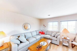 TV, DVD player, offices - Beach Club 135 D (Ocean City)