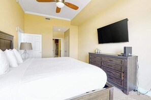 3 bedrooms, iron/ironing board, WiFi, bed sheets - Oceanfront condo with rooftop pool, washer/dryer & AC (Ocean City)