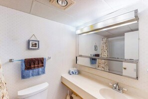 Shower, hair dryer, towels - Air-Conditioned, Oceanfront Condo with Balcony, WiFi, W/D & Shared Pool (Ocean City)