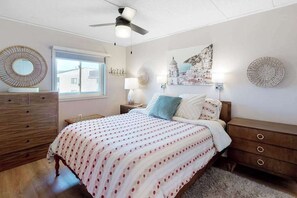 2 bedrooms, iron/ironing board, WiFi, bed sheets - Freshly Renovated Ocean Block Condo w/ Balcony, Partial Ocean View, AC & WiFi (Ocean City)
