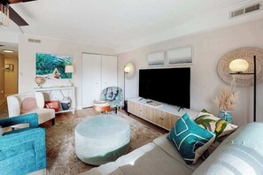 TV, DVD player, offices - Freshly Renovated Ocean Block Condo w/ Balcony, Partial Ocean View, AC & WiFi (Ocean City)