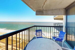 Property grounds - Private beach condo with balcony, washer/dryer, pools, gym & tennis courts (Ocean City)