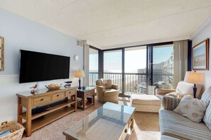 TV, DVD player, offices - Incredible & well-equipped beach condo with pools, gym, sauna & game room (Ocean City)