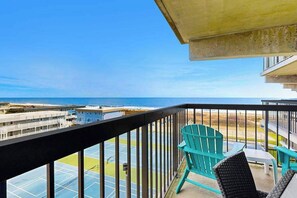 Property grounds - Great beach condo in Prime Location with balcony, W/D, pools & Gym (Ocean City)