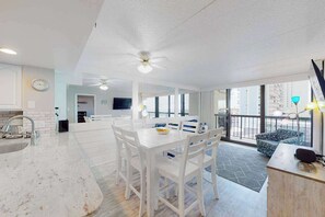 Dining - Unbeatable beach condo with balcony, W/D, pools, game room & gym (Ocean City)
