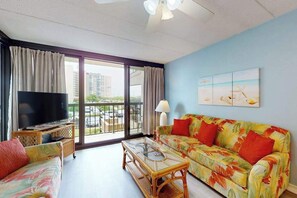 TV, DVD player, offices - Wonderful beach condo with balcony, AC, indoor/outdoor pools, game room & gym (Ocean City)