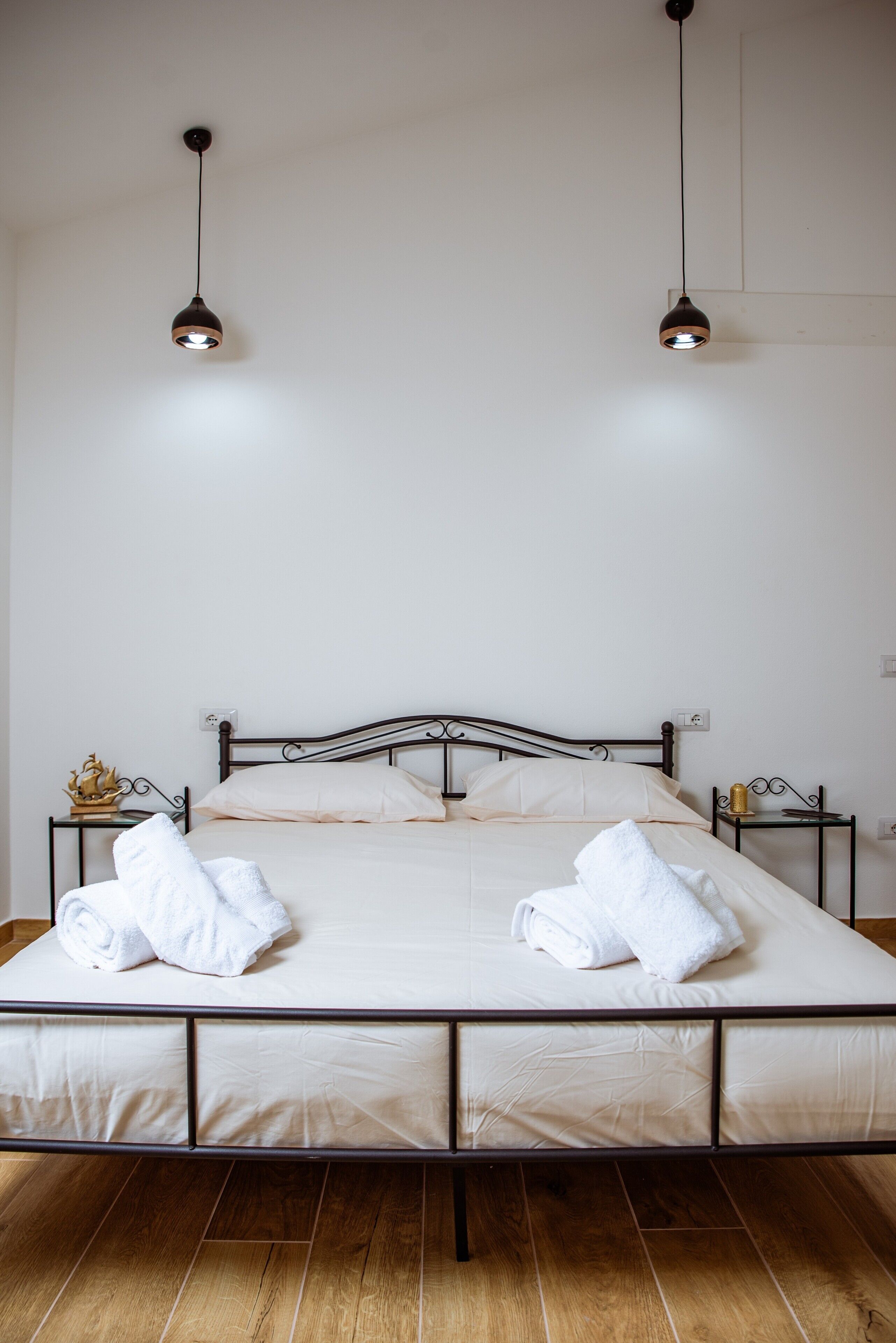 5 Schlafzimmer, Bügeleisen/Bügelbrett, WLAN, Bettwäsche