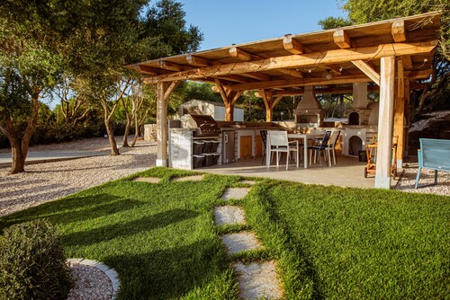 Villa Rose Sardinia 200m from the Beach – Private Pool & Garden