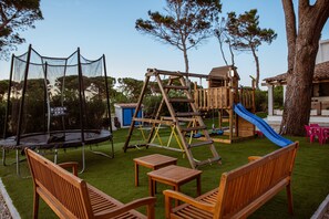 Children’s area - Villa Rose Sardinia 200m from the Beach – Private Pool & Garden (Calasetta)