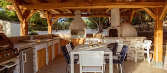Villa Rose Sardinia 200m from the Beach – Private Pool & Garden