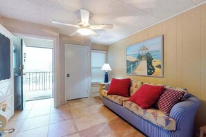 TV, DVD player, stereo, offices - Oceanfront condo with balcony, central AC, WiFi, laundry & shared heated pool (Ocean City)