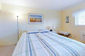 1 bedroom, WiFi, bed sheets - Convenient Condo w/Private Balcony, Partial A/C, Free WiFi (Ocean City)