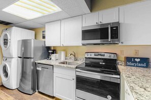 Fridge, microwave, oven, stovetop - One Block to the Beach Casual Condo with WiFi, Central AC & Washer/Dryer (Ocean City)