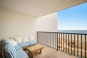 Property grounds - Newly Updated, Oceanfront Condo with New AC, WiFi, Balcony & Shared Pool (Ocean City)