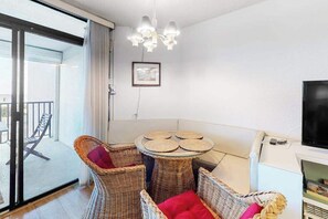 TV, offices - Oceanfront Condo with Covered Balcony, WiFi, AC, Laundry & Shared Pool (Ocean City)