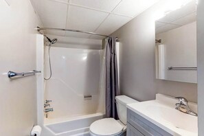 Shower, towels - Newly Renovated Condo Steps from the Beach with AC, WiFi & Shared Pool (Ocean City)