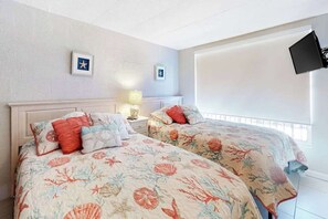 1 bedroom, Internet, bed sheets - Remodeled, updated oceanfront condo with balcony, central AC & beach access (Ocean City)