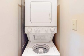 Interior - Cozy Condo w/Private Balcony, Shared Outdoor Pool, Pool Views, Free WiFi, & More (Ocean City)