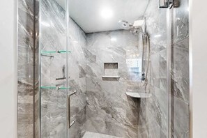 Shower, towels - Convenient Beach Condo w/Private Balcony, Shared In/Outdoor Pools, Gym, Sauna (Ocean City)