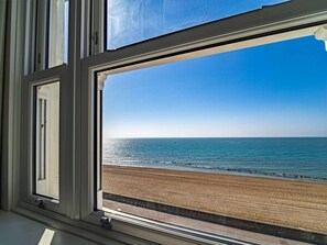 Interior - Luxury Seafront Villa for 12 with Ocean Views (Sandgate)